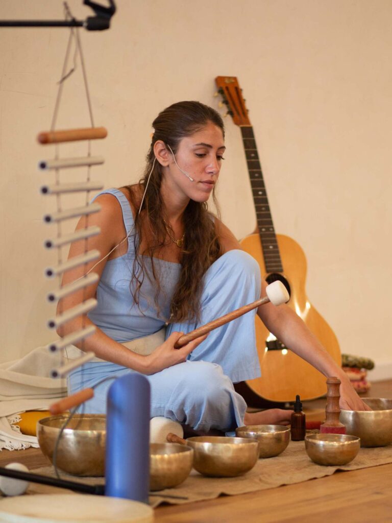 תמונת אווירה מטיפולי סאונד הילינג באקדמיה